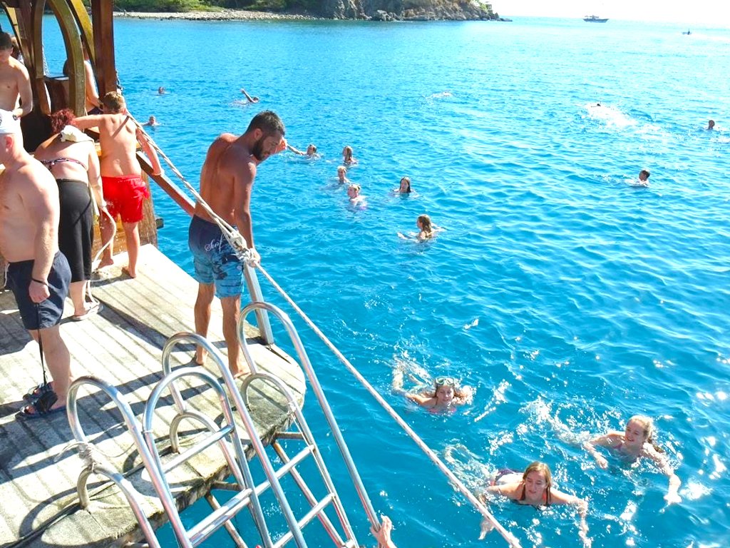 Kemer Tekne Turu