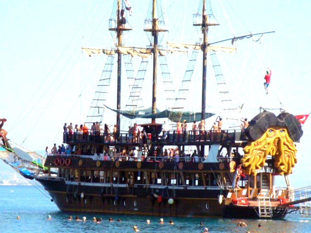 Kemer Korsan Tekne Turu