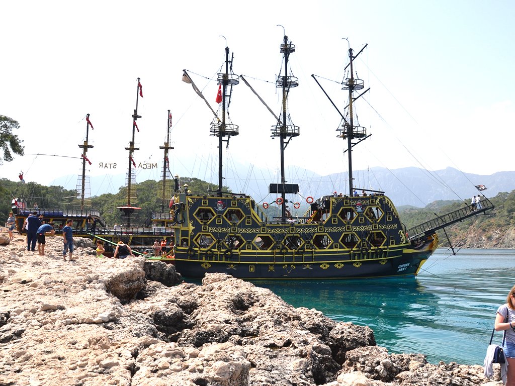 Kemer Korsan Tekne Turu