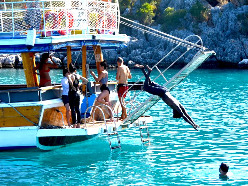 KAŞ KEKOVA TEKNE TURU
