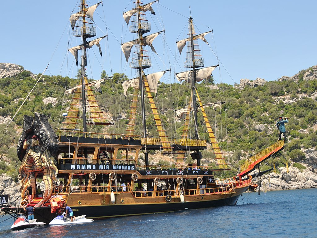 Marmaris Korsan Teknesi Turu