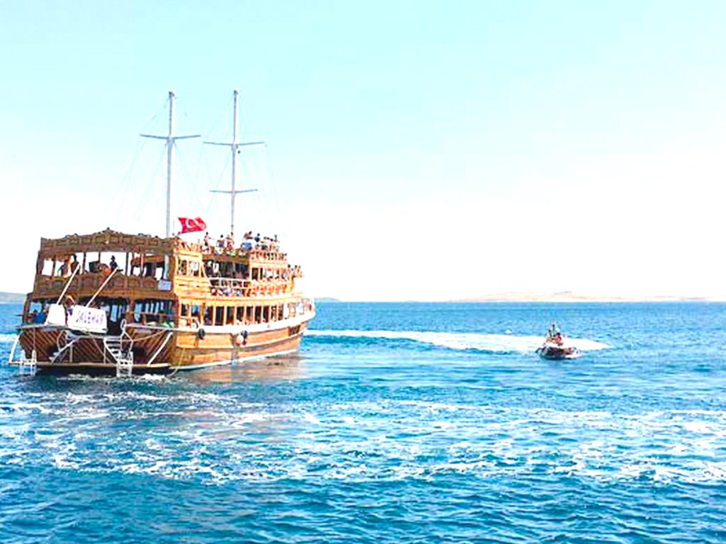 AKÇAY AYVALIK TEKNE TURU
