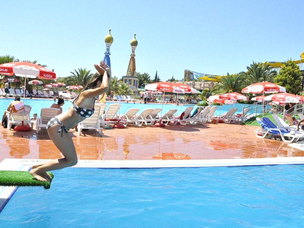 Kuşadası Adaland Aquapark