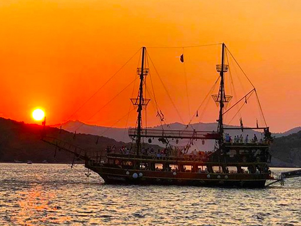 Bodrum Korsan Tekne Turu