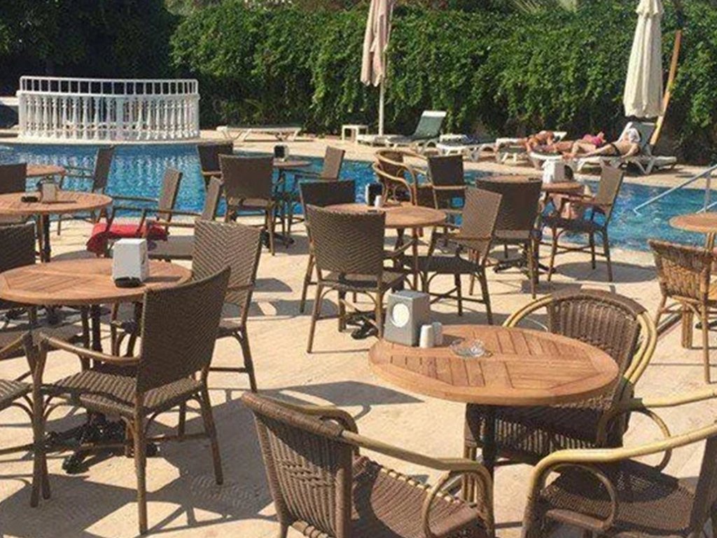 ARYES DELUXE HOTEL