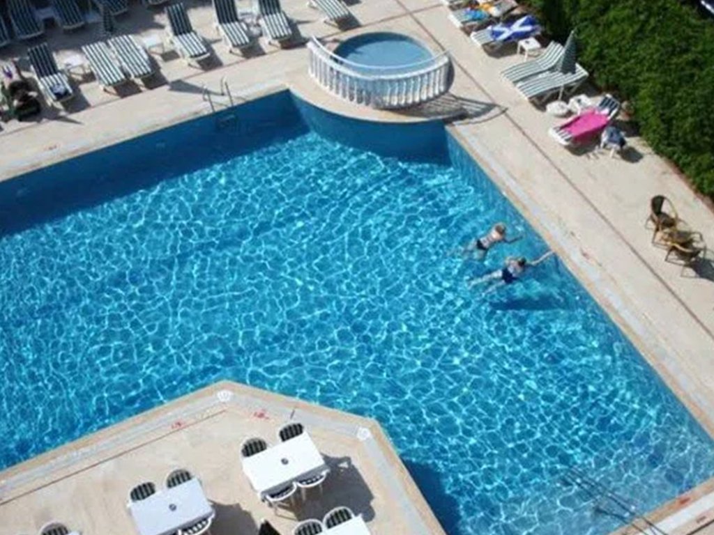 ARYES DELUXE HOTEL