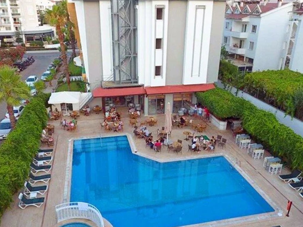 ARYES DELUXE HOTEL
