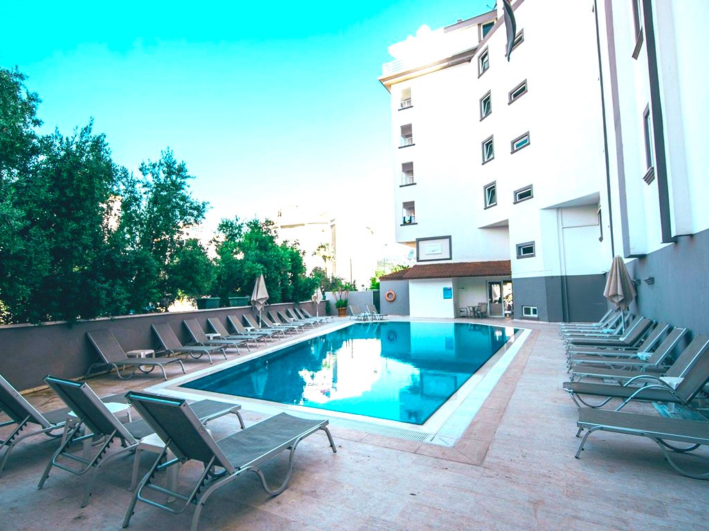 Mert SeaSide Otel (Herşey Dahil)